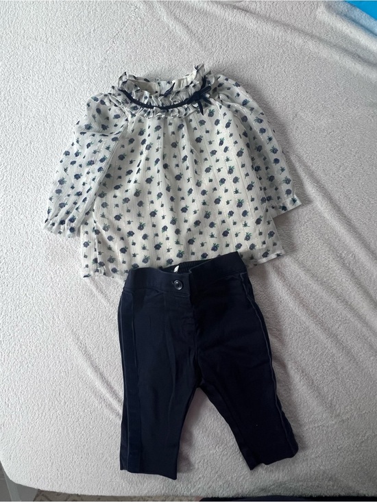 Janie and Jack Other - Janie and Jack White Floral Ruffle Neck Blouse with Navy Trim 6-12m